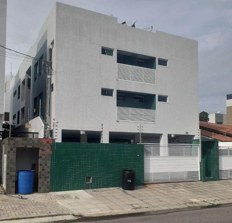 Apartamento com 02 dormitórios à venda, 61m² por R$ 300.000 - ...