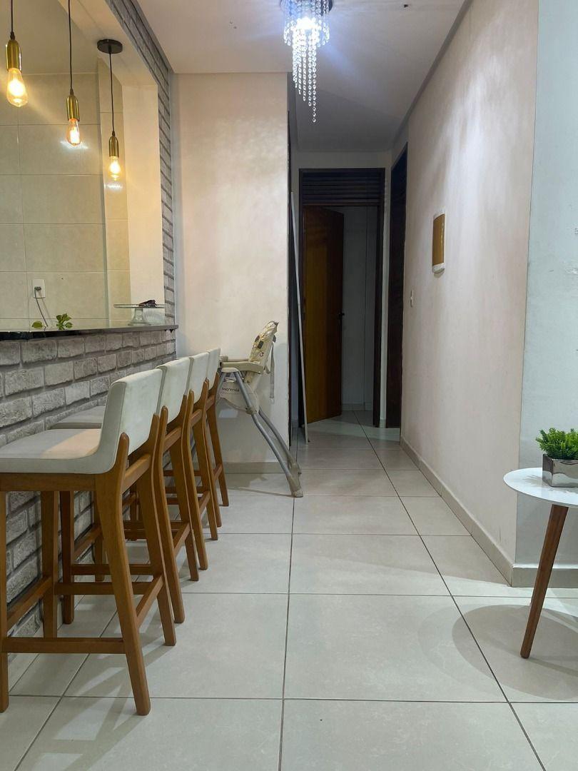 Apartamento com 02 dormitórios à venda, 56m² por R$ 320.000 - ...