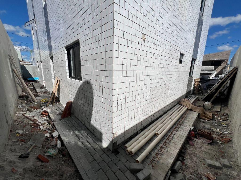 Apartamento com 02 dormitórios à venda por R$ 200.000 - Mangab...