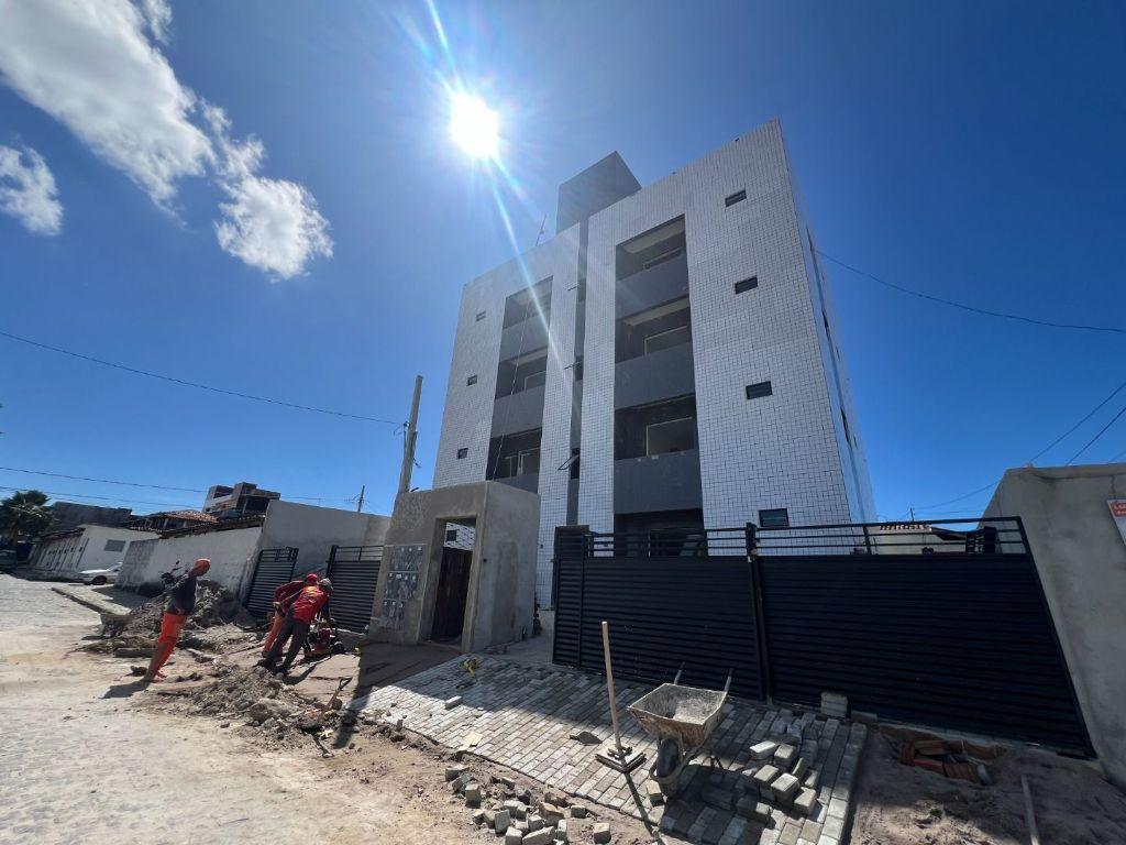 Apartamento com 02 dormitórios à venda por R$ 200.000 - Mangab...