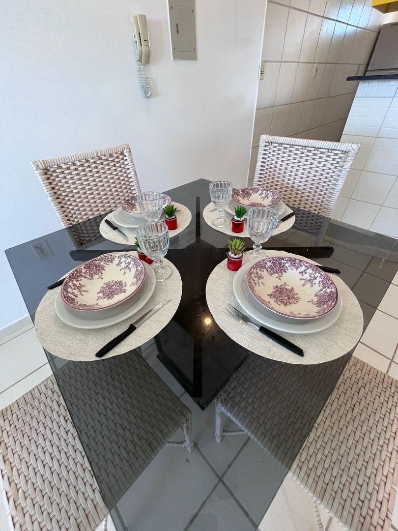 Apartamento com 03 dormitórios à venda, 69m² por R$ 320.000 - ...