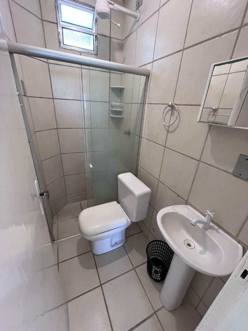 Apartamento com 03 dormitórios à venda, 69m² por R$ 320.000 - ...