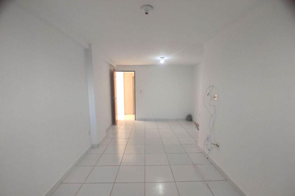 Apartamento com 03 dormitórios à venda, 78m² por R$ 260.000 - ...