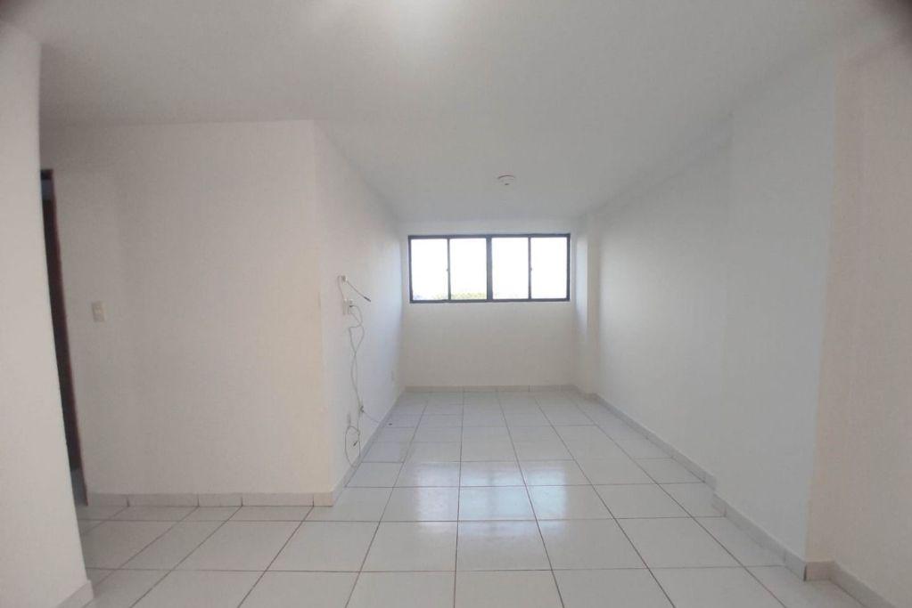 Apartamento com 03 dormitórios à venda, 78m² por R$ 260.000 - ...