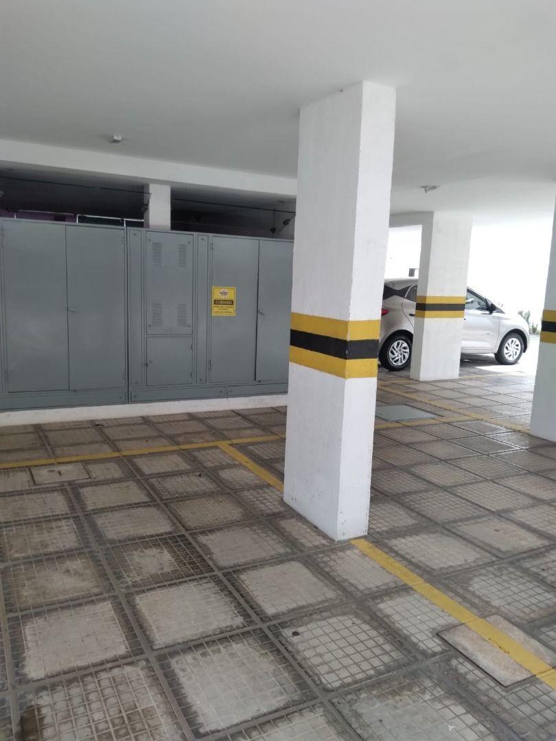 Apartamento com 03 dormitórios à venda por R$ 450.000 - Anatól...