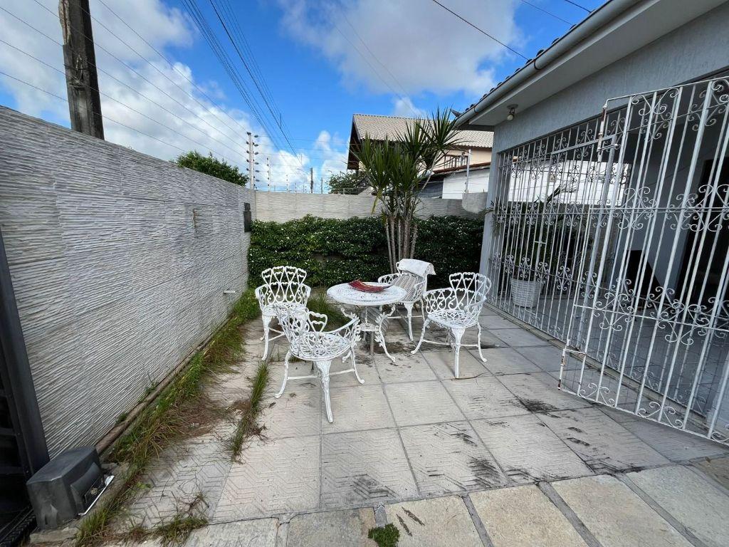 Casa com 03 dormitórios à venda, 124m² por R$ 450.000 - Água F...