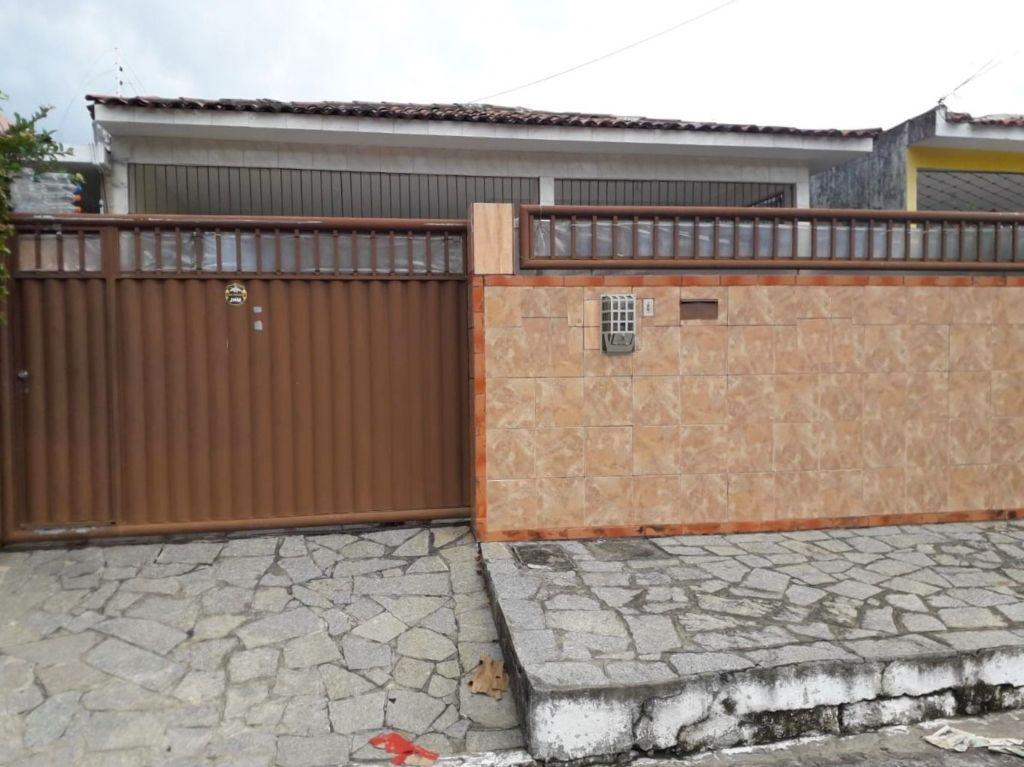 Casa com 04 dormitórios à venda, 300m² por R$ 600.000 - Jardim...