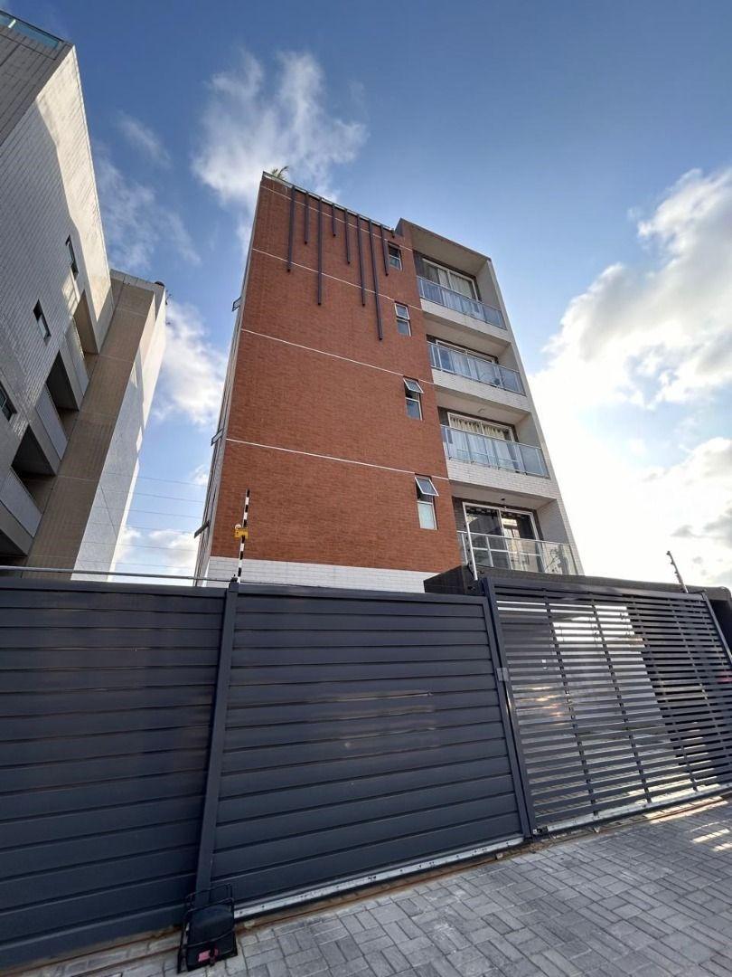 Apartamento com 02 dormitórios à venda por R$ 400.000 - Interm...