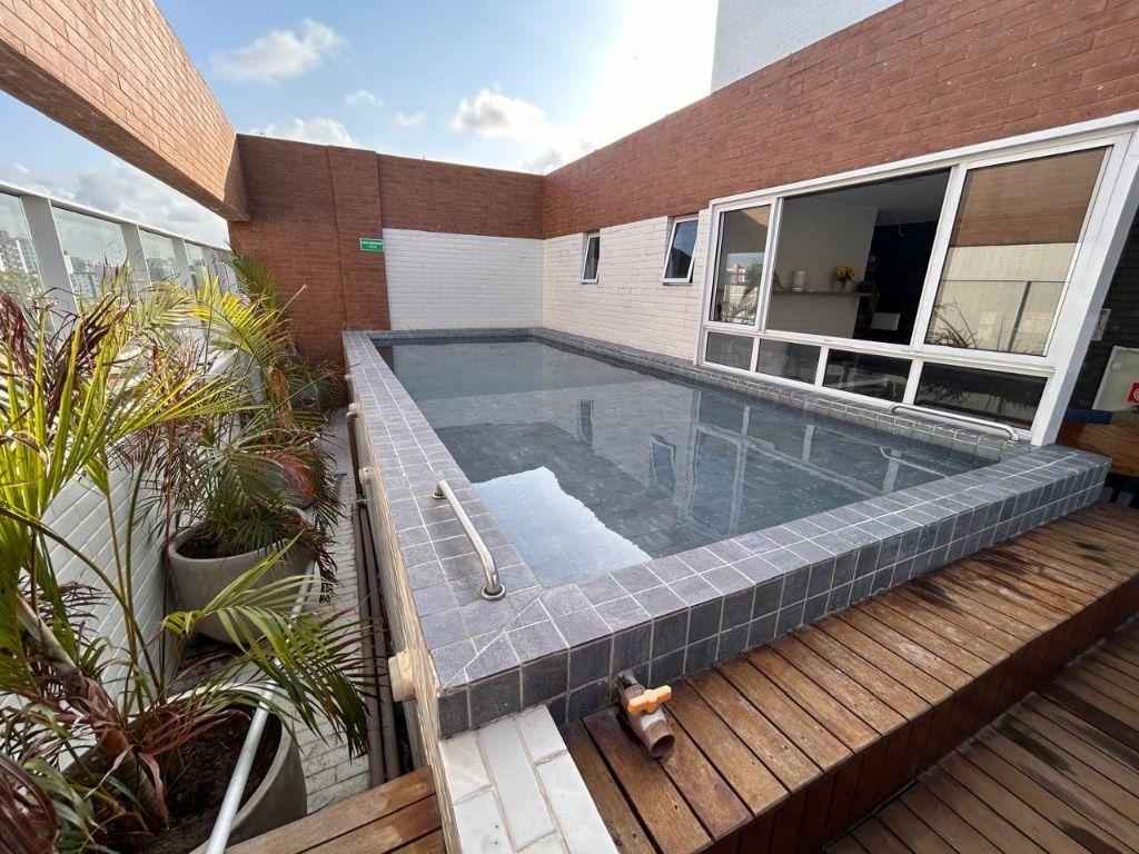 Apartamento com 02 dormitórios à venda por R$ 400.000 - Interm...