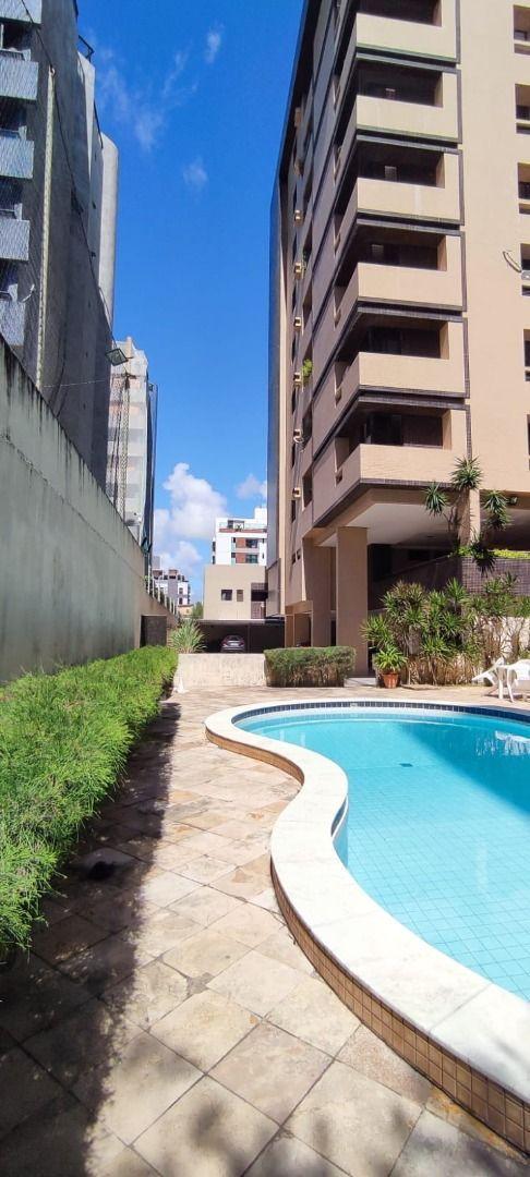 Apartamento com 04 dormitórios à venda por R$ 690.000 - Interm...