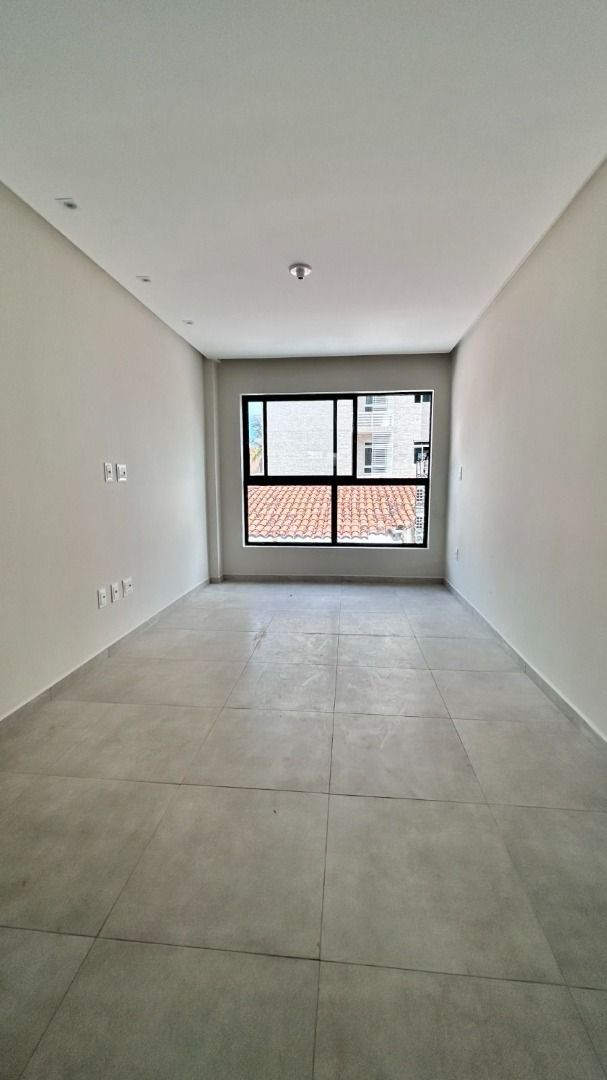 Apartamento com 03 dormitórios à venda, 65m² por R$ 357.500 - ...