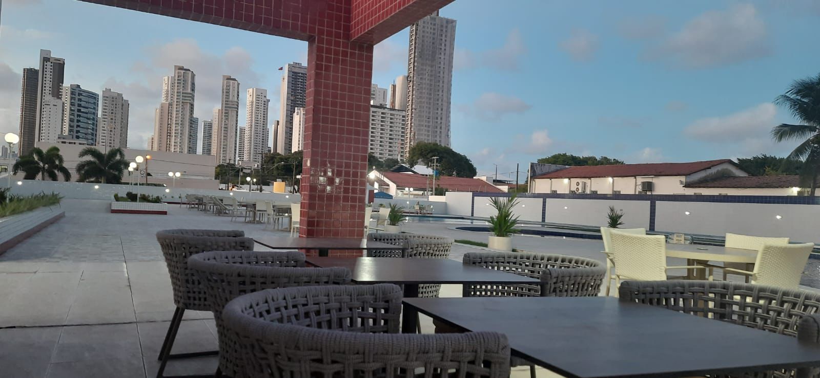 Apartamento com 03 dormitórios à venda por R$ 600.000 - Altipl...