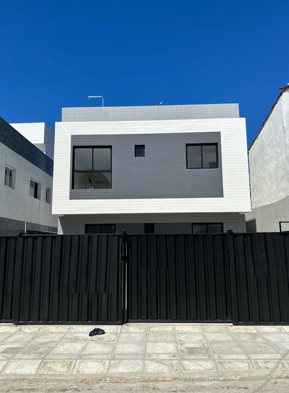 Apartamento com 02 dormitórios à venda por R$ 190.000 - Mangab...