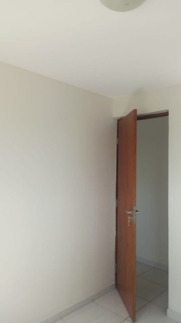 Apartamento com 02 dormitórios à venda, 56m² por R$ 120.000 - ...
