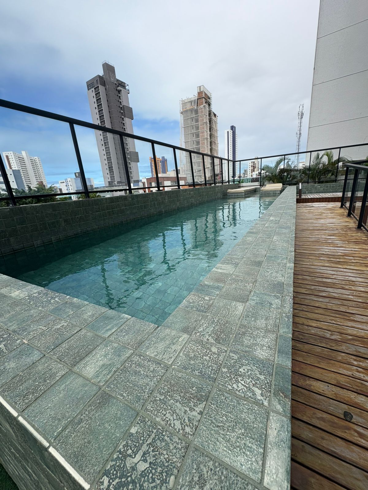 Apartamento com 02 dormitórios à venda por R$ 649.000 - Aerocl...