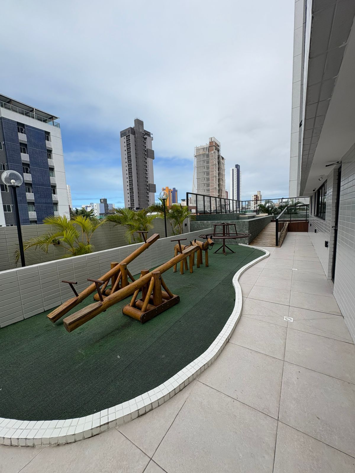 Apartamento com 02 dormitórios à venda por R$ 649.000 - Aerocl...