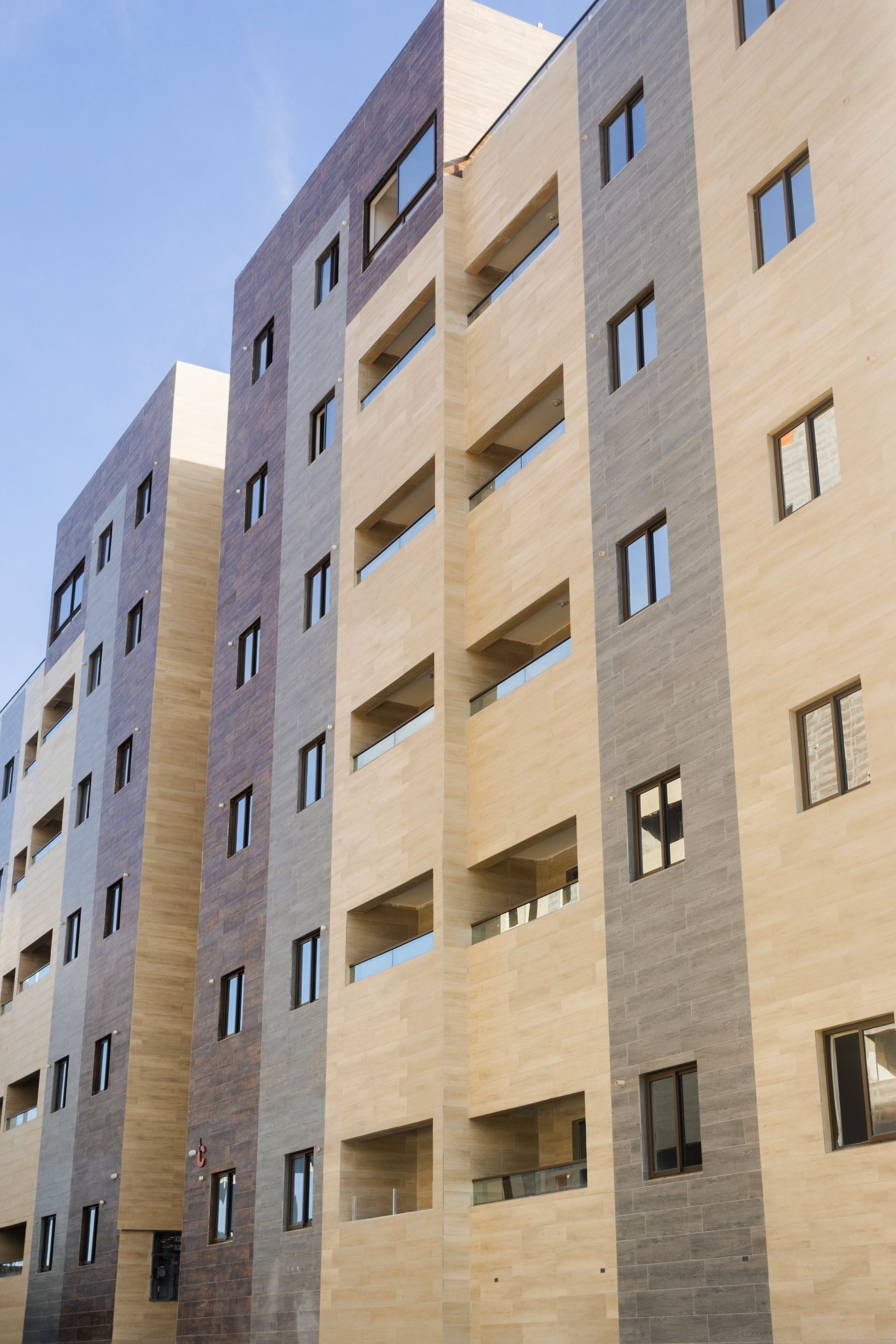 Apartamento com 03 dormitórios à venda por R$ 204.000 - Valent...