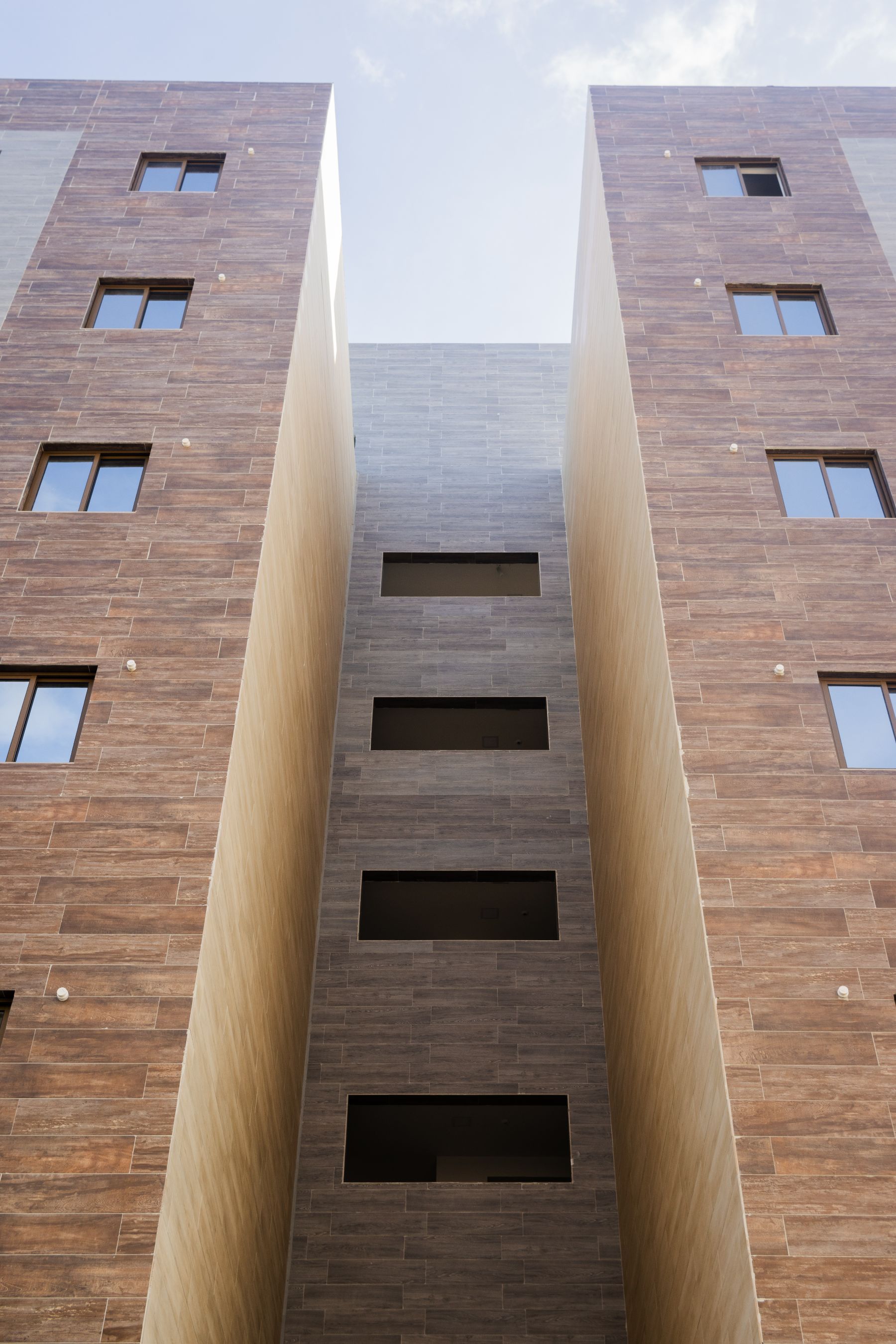 Apartamento com 03 dormitórios à venda por R$ 204.000 - Valent...