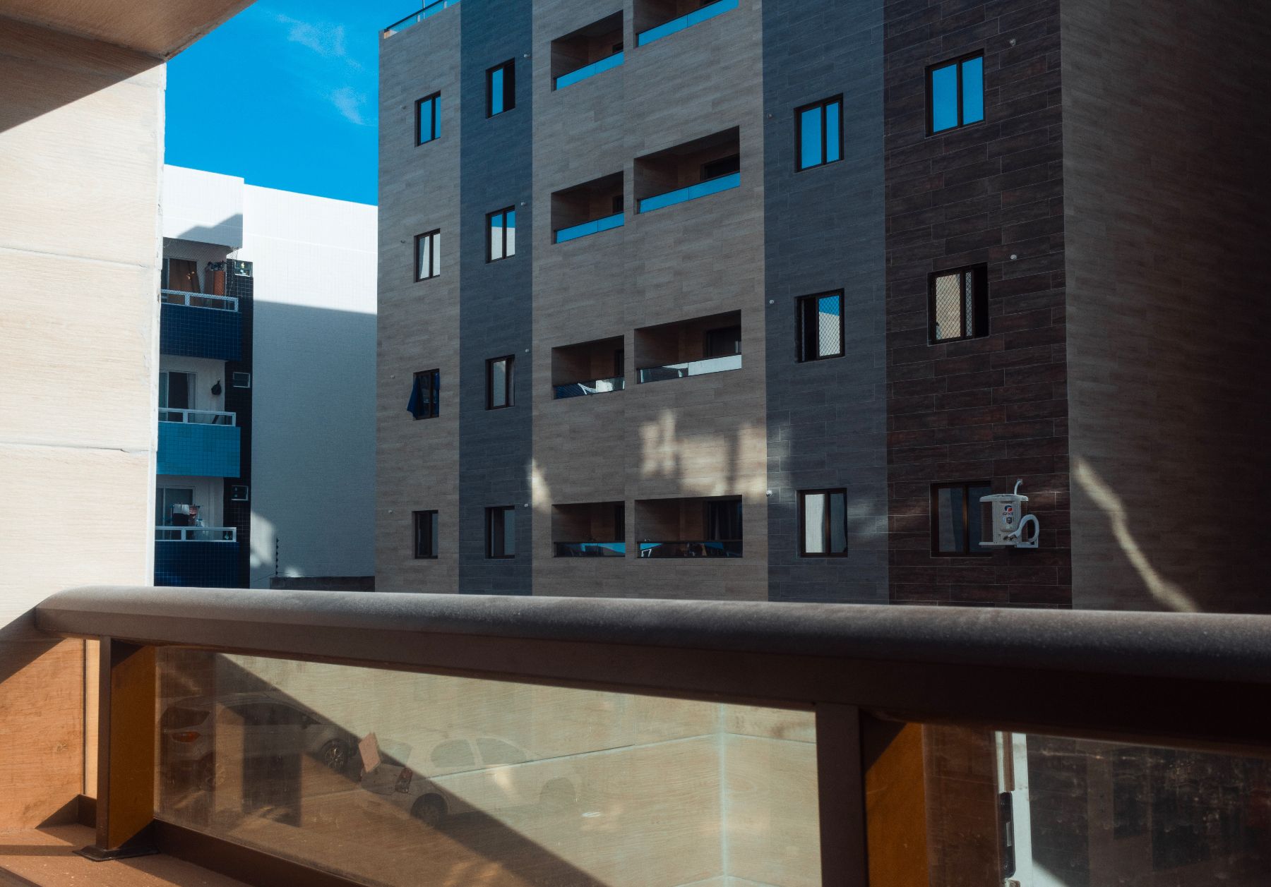 Apartamento com 03 dormitórios à venda por R$ 204.000 - Valent...