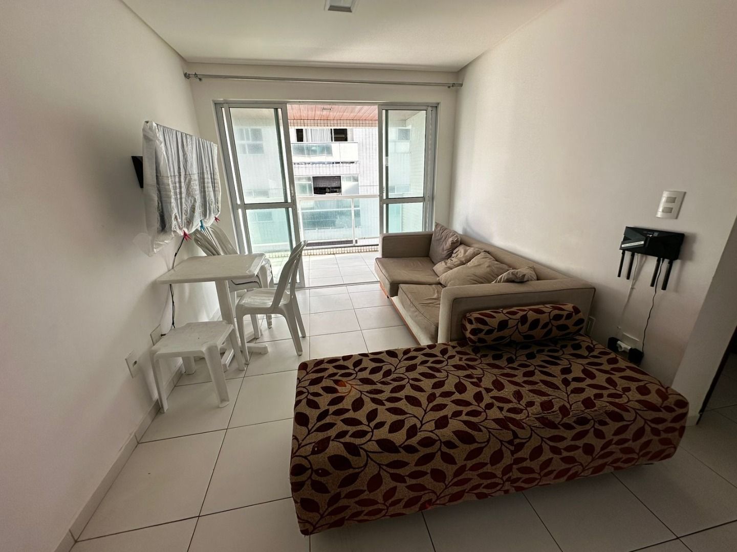 Apartamento com 03 dormitórios à venda por R$ 700.000 - Interm...