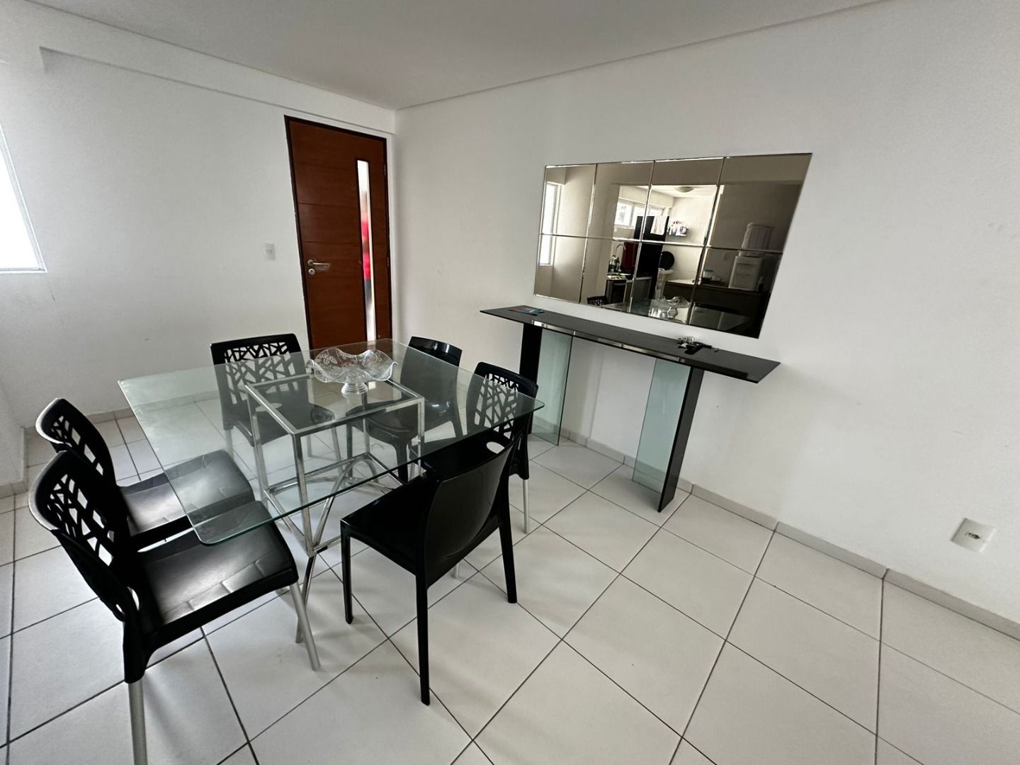 Apartamento com 03 dormitórios à venda por R$ 700.000 - Interm...