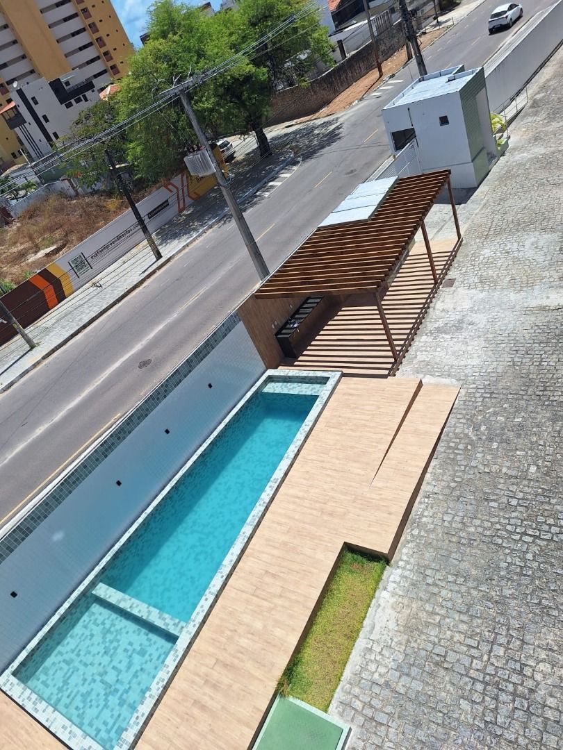 Apartamento com 03 dormitórios à venda por R$ 350.000 - Aerocl...