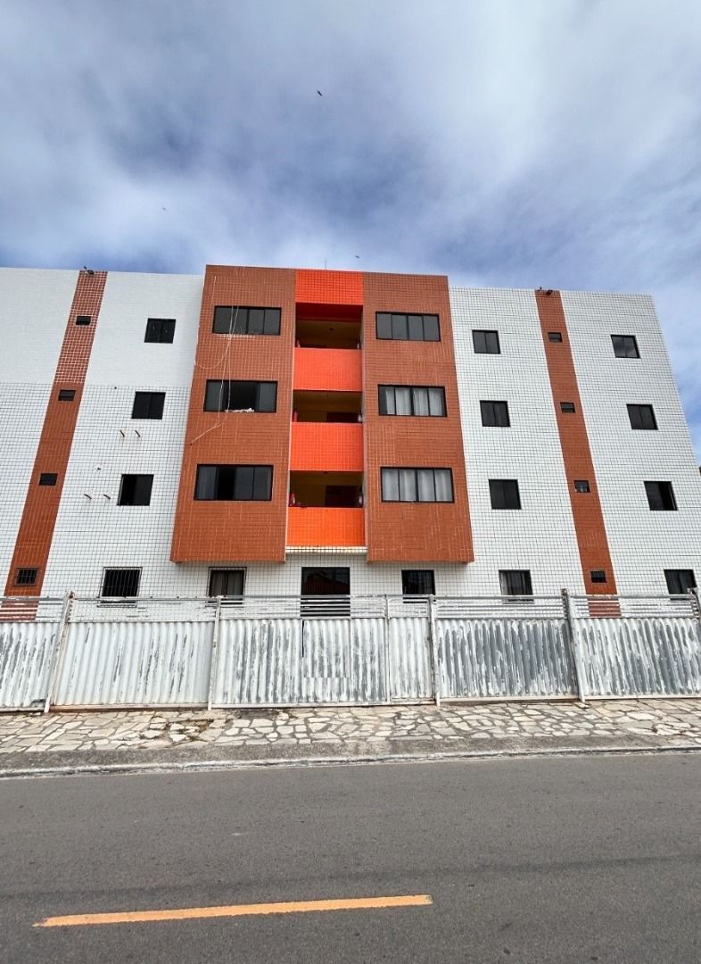 Apartamento com 03 dormitórios à venda por R$ 249.000 - Cd. Un...