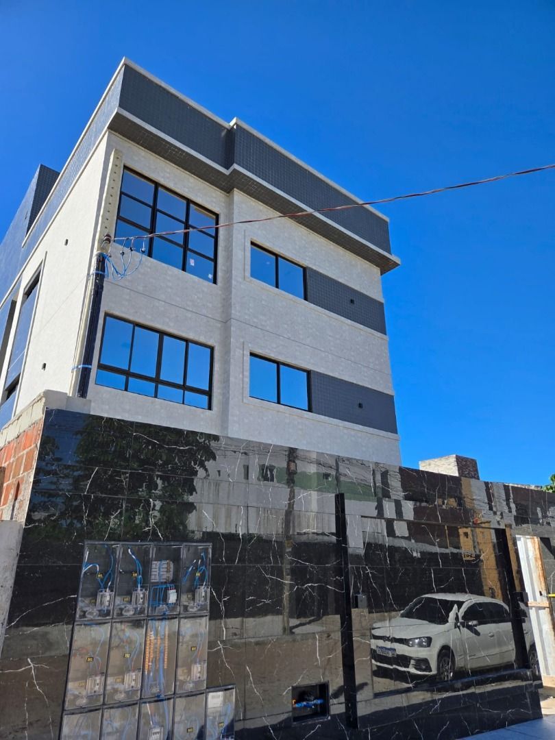 Apartamento com 02/3 dormitórios à venda, por R$ 360.000 - Por...