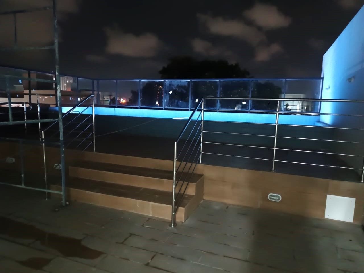 Apartamento com 03 dormitórios à venda por R$ 401.550 - Altipl...