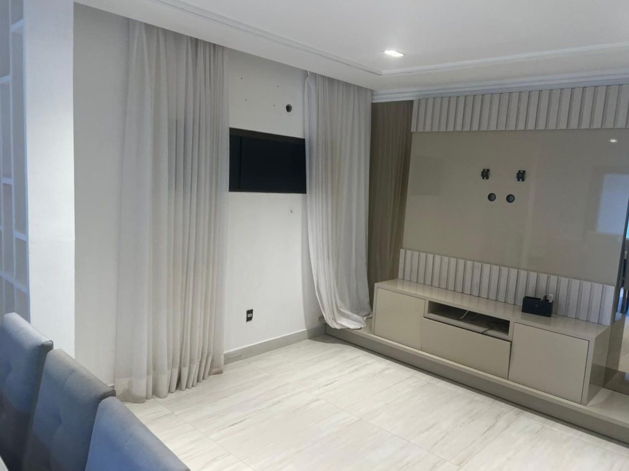 Casa com 03 dormitórios à venda, 300m² por R$ 2.000.000 - Port...