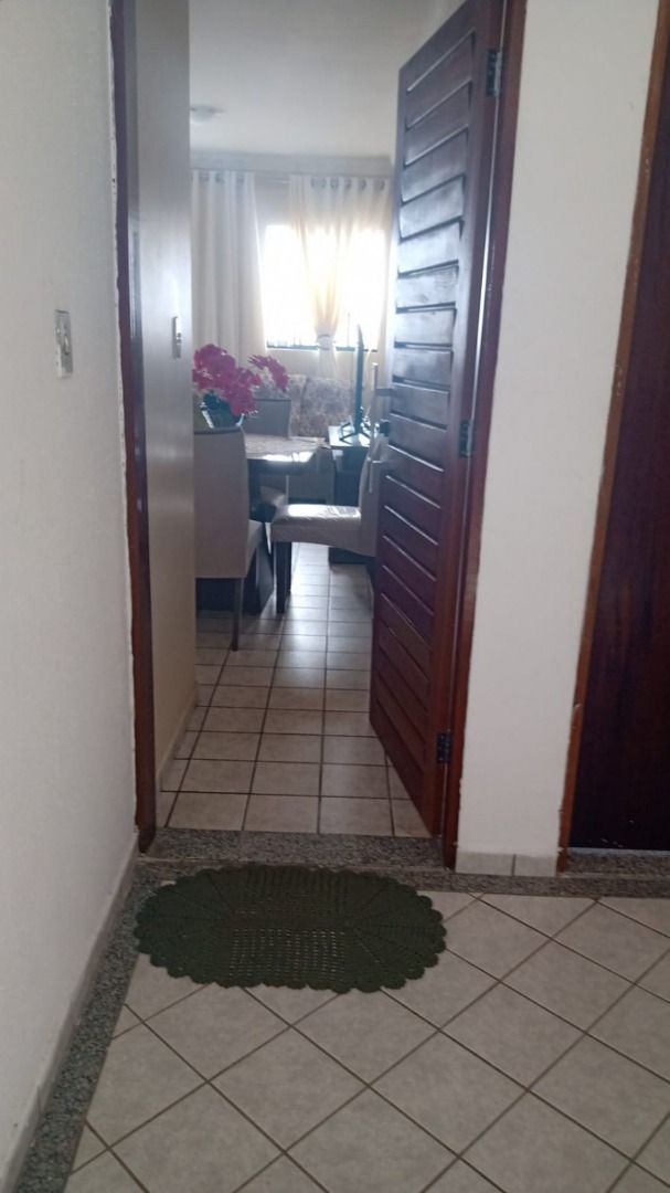 Apartamento com 02 dormitórios à venda, 54m² por R$ 170.000 - ...