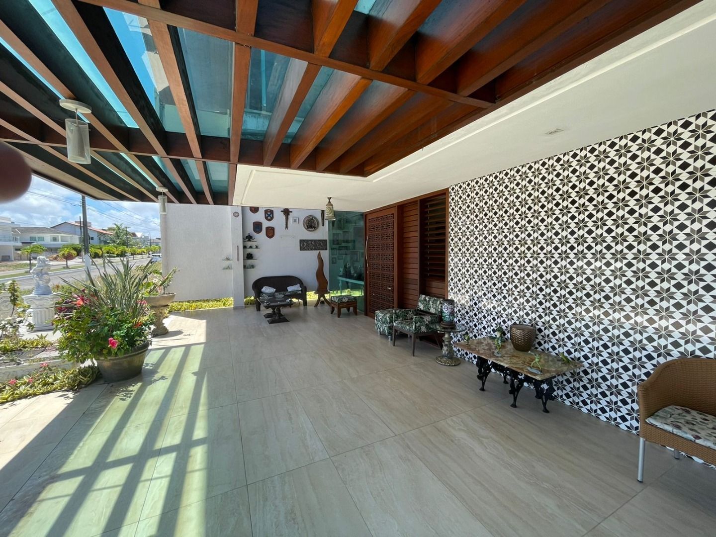 Casa com 04 dormitórios à venda, 360m² por R$ 2.300.000 - Port...