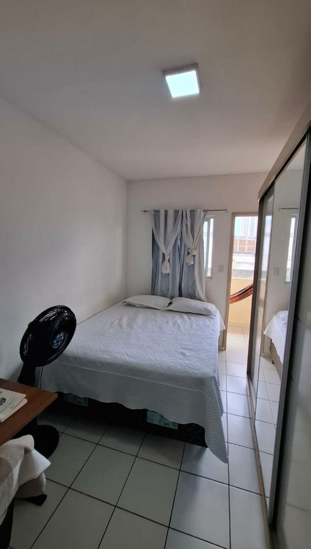 Apartamento com 02 dormitórios à venda, 69m² por R$ 250.000 - ...