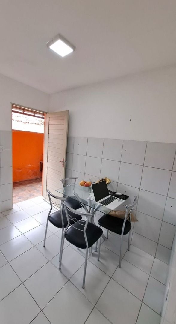 Apartamento com 02 dormitórios à venda, 69m² por R$ 250.000 - ...