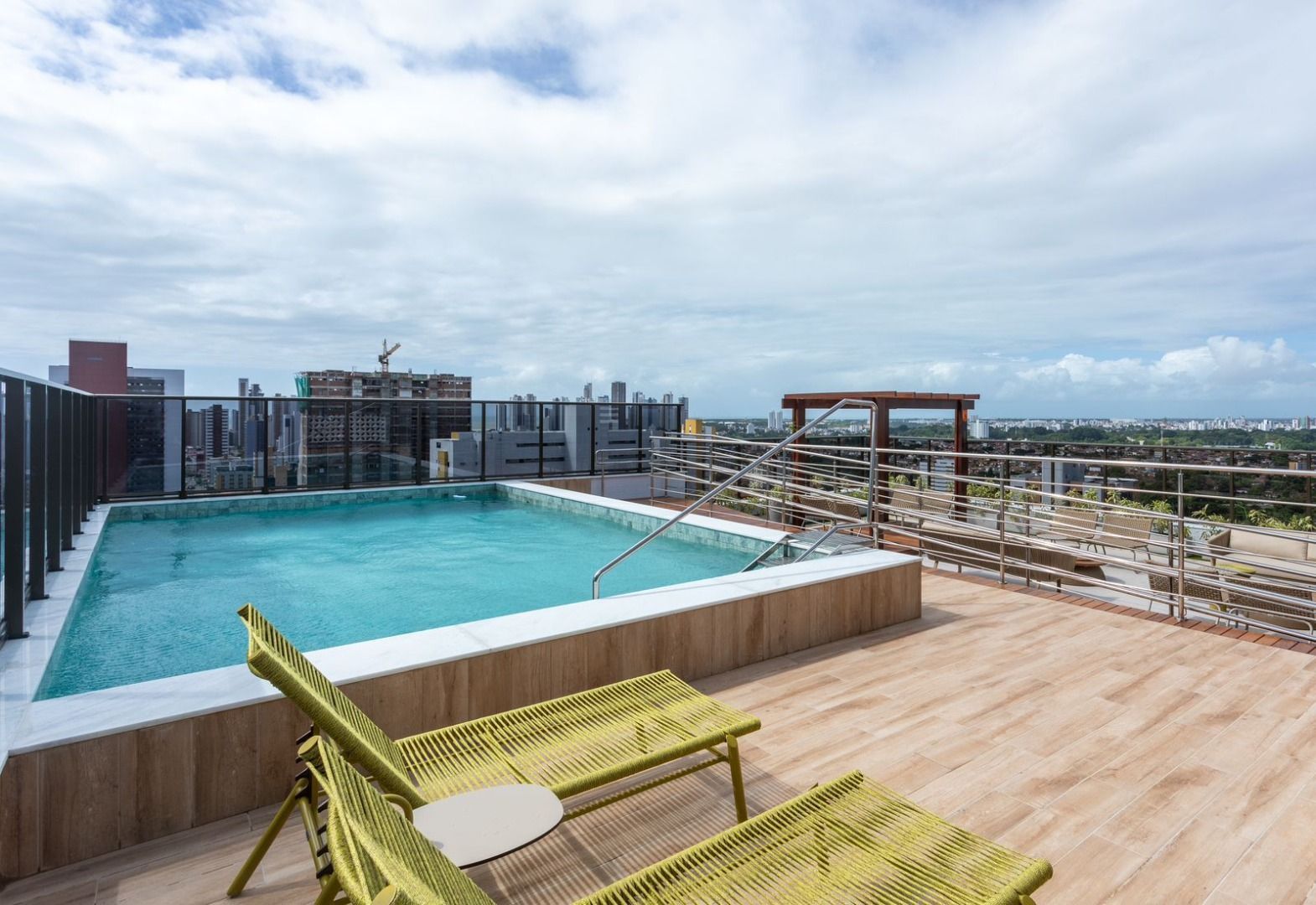 Apartamento com 02 dormitórios à venda por R$ 349.900 - Tambau...