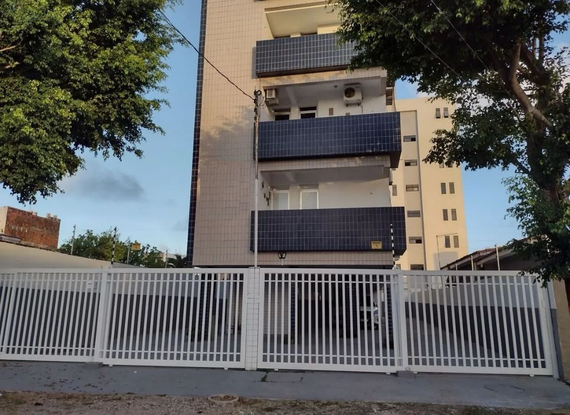 Apartamento com 03 dormitórios à venda por R$ 325.000 - Camboi...