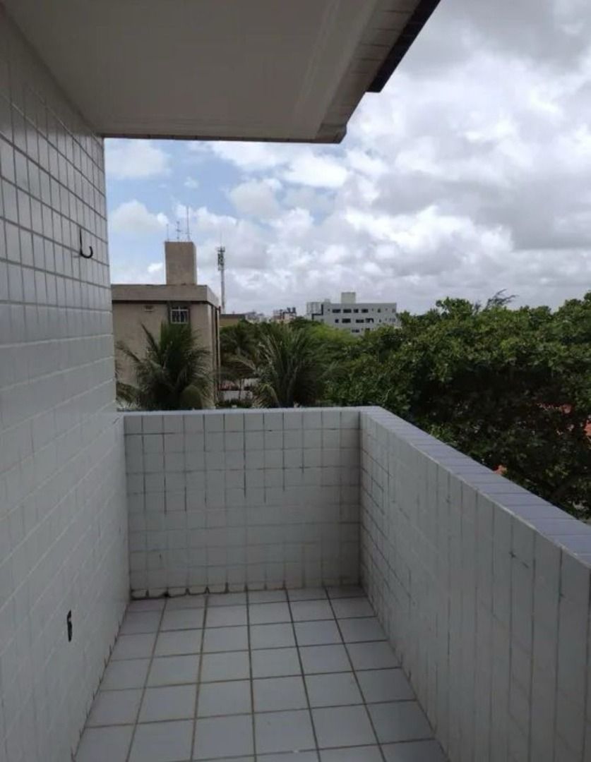 Apartamento com 03 dormitórios à venda por R$ 325.000 - Camboi...