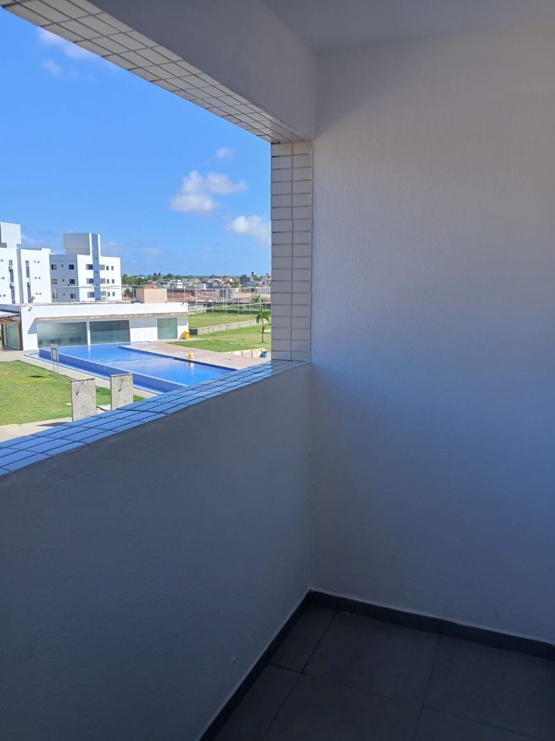 Apartamento com 02 dormitórios à venda por R$ 145.000 - Valent...