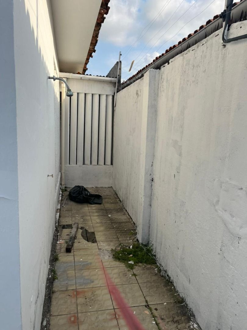 Casa com 03 dormitórios à venda,170m² por R$ 650.000 - Bairro ...