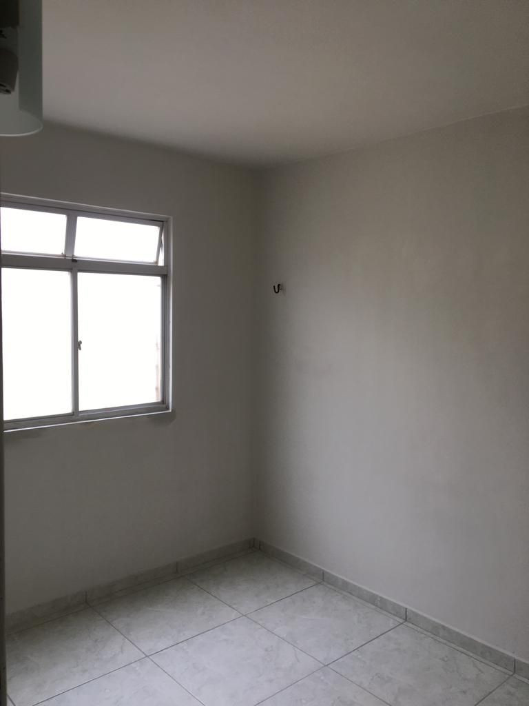 Apartamento com 02 dormitórios à venda por R$ 115.000 - Ernest...