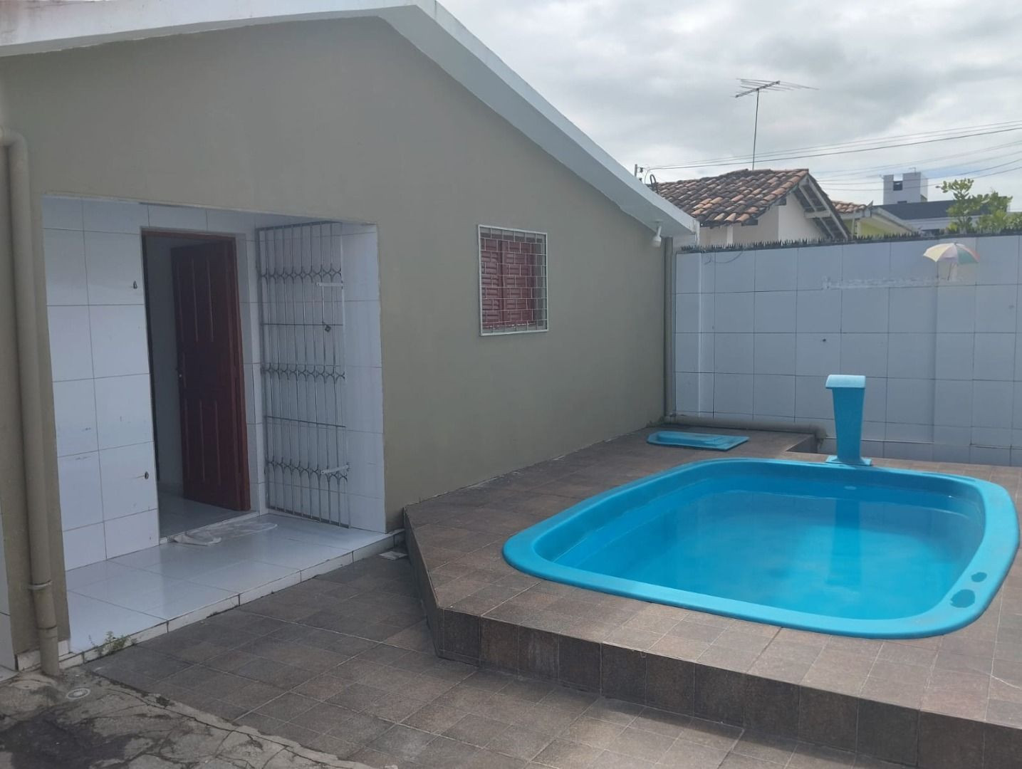 Casa com 03 dormitórios à venda,130m² por R$ 350.000 - Ernesto...