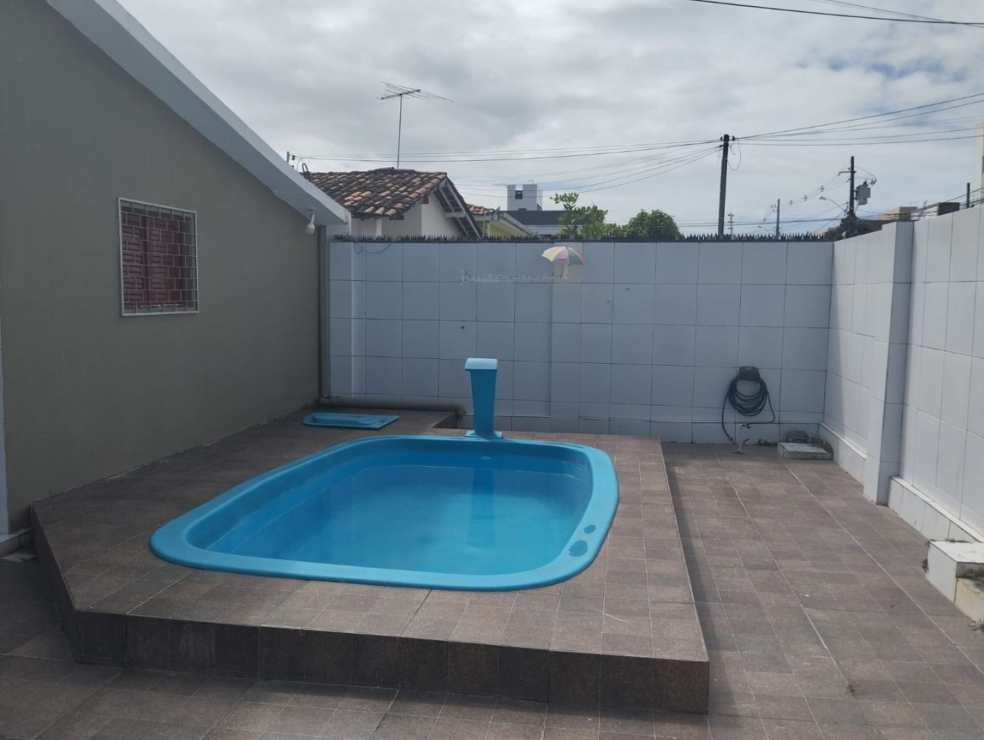 Casa com 03 dormitórios à venda,130m² por R$ 350.000 - Ernesto...