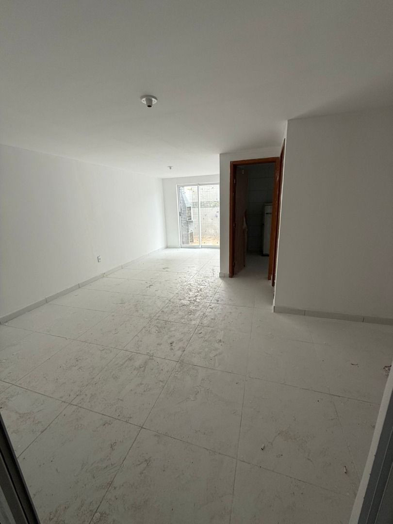 Apartamento com 02 dormitórios à venda, 40m² por R$ 165.000 - ...