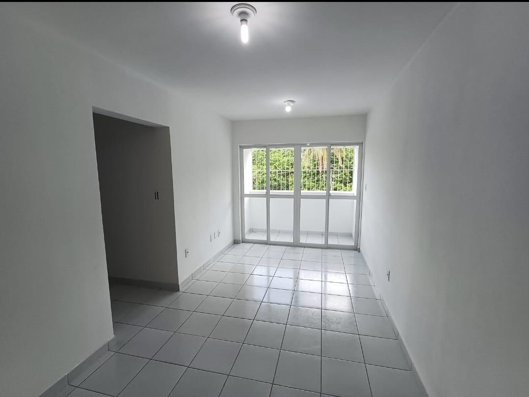 Apartamento com 02 dormitórios à venda, 61m² por R$ 160.000 - ...