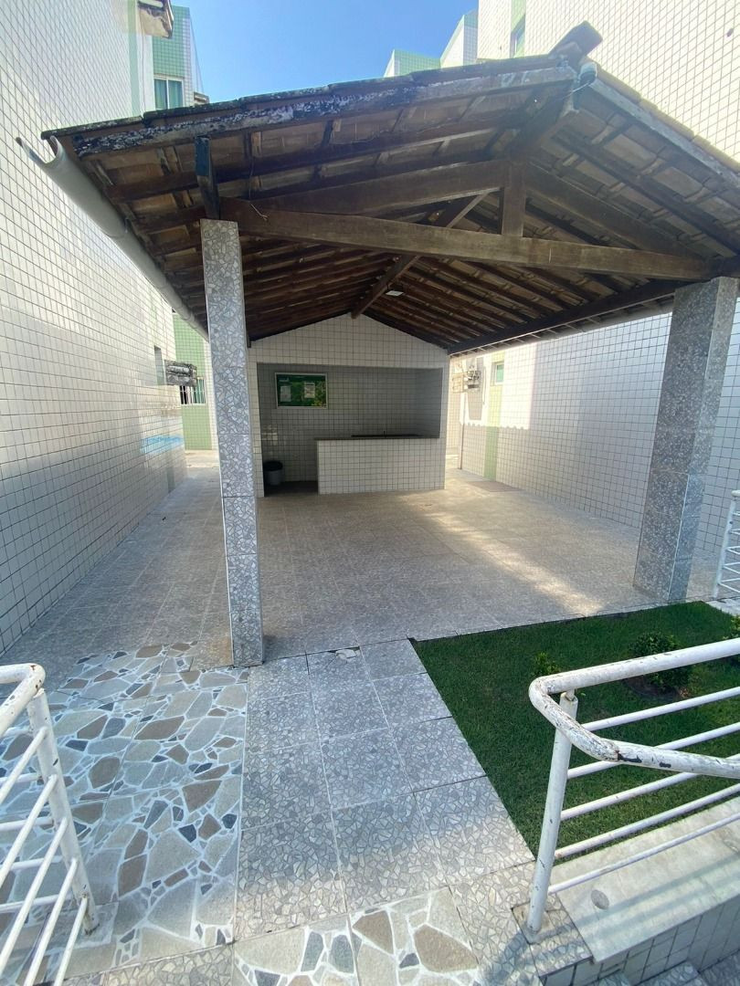 Apartamento com 02 dormitórios à venda, 55m² por R$ 170.000 - ...