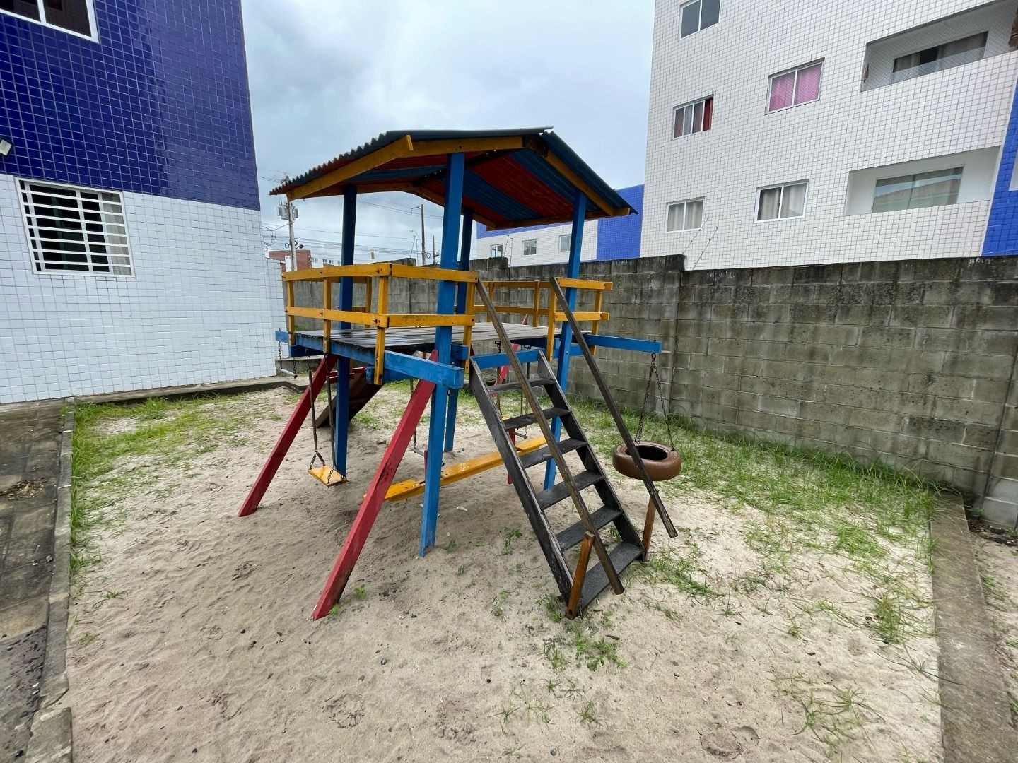 Apartamento com 02 dormitórios à venda, 55m² por R$ 160.000 - ...