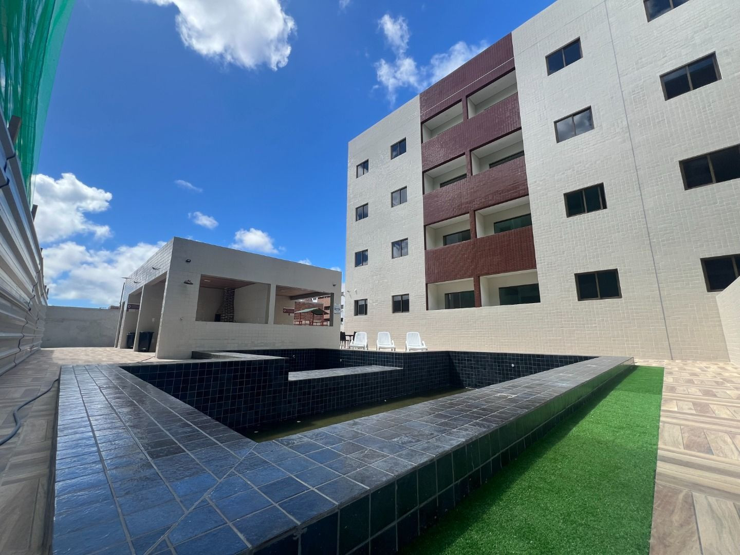 Apartamento com 02 dormitórios à venda, 50m² por R$ 175.000 - ...