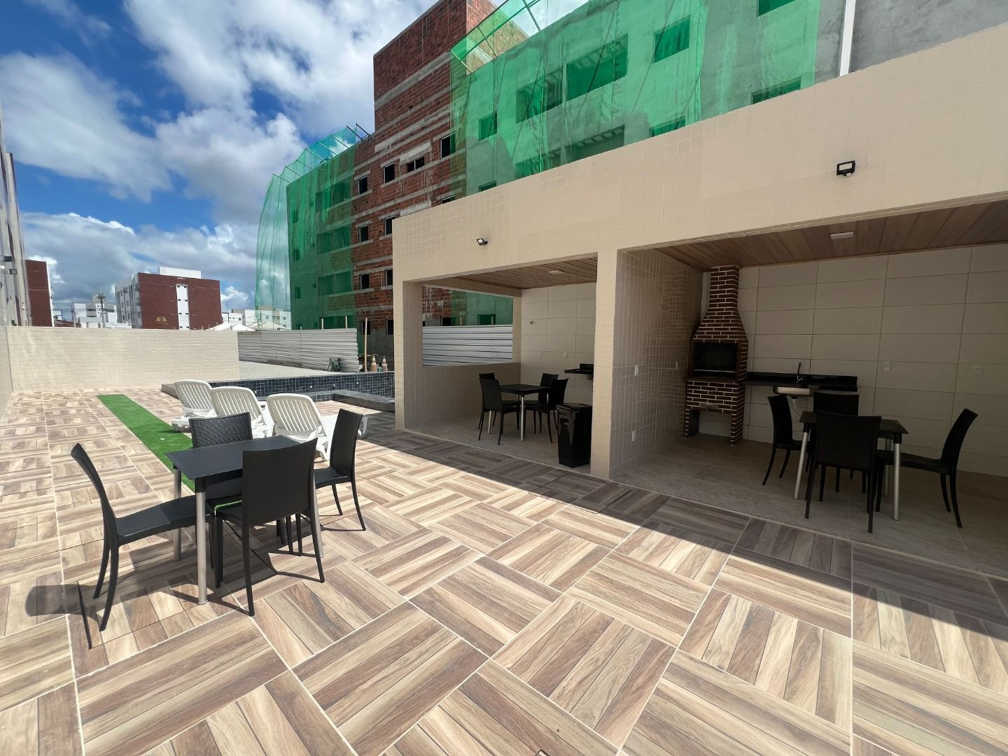 Apartamento com 02 dormitórios à venda, 50m² por R$ 175.000 - ...