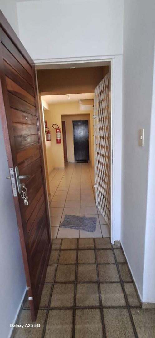 Apartamento com 02 dormitórios à venda, 52m² por R$ 98.000 - G...