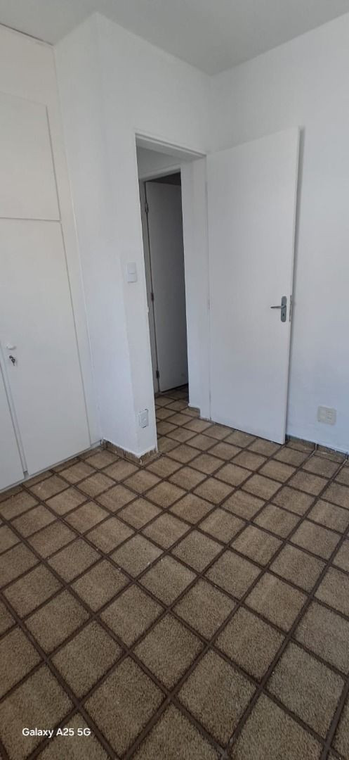 Apartamento com 02 dormitórios à venda, 52m² por R$ 98.000 - G...